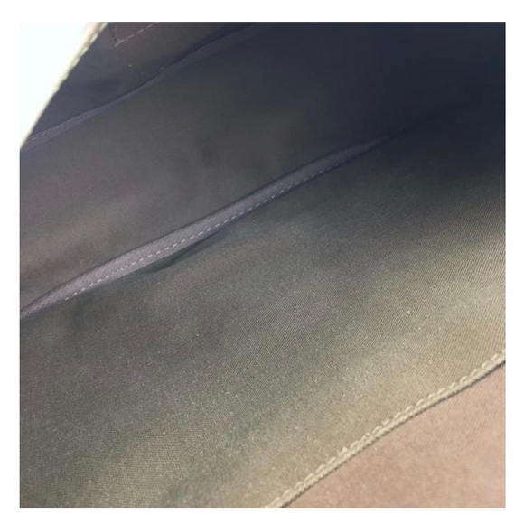 Beautiful Louis Vuitton purse in great condition … Authentic - Picture 11 of 12